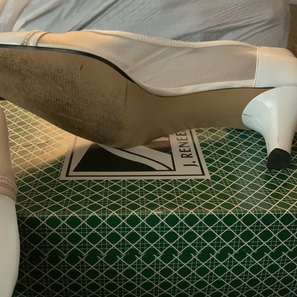 J. RENEÉ WHITE HEELS - Picture 3 of 4